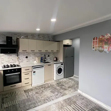 Sueper Lueks Apartman